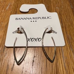 NWT Banana Republic gold tone earrings
